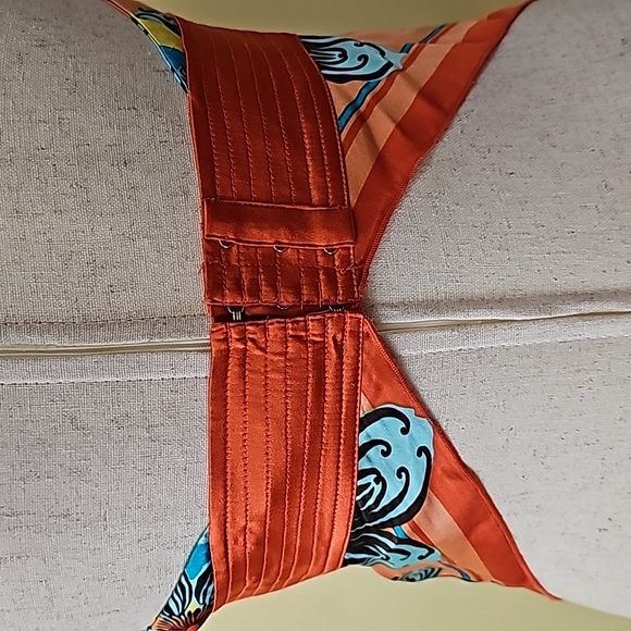 Bebe Silk Hankerchief Backless Lined Cups Colorful Halter Tie Back/Clasp Size S - Picture 4 of 5